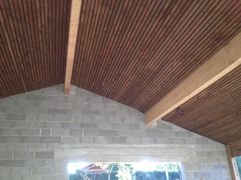 plafond acoustique d'un préau école de st lieux les lmavaur